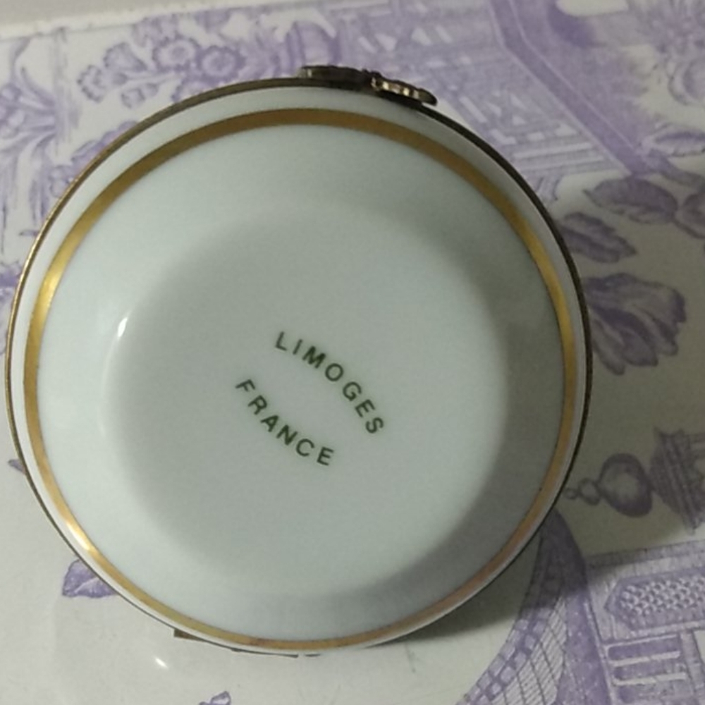 Beautiful Limoges Box - Picture 7 of 11
